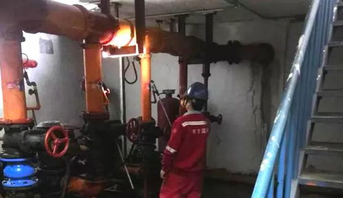 现场巡查交接，守护生产防线——上海寰宇广州箱厂卓越班组建设报道之一